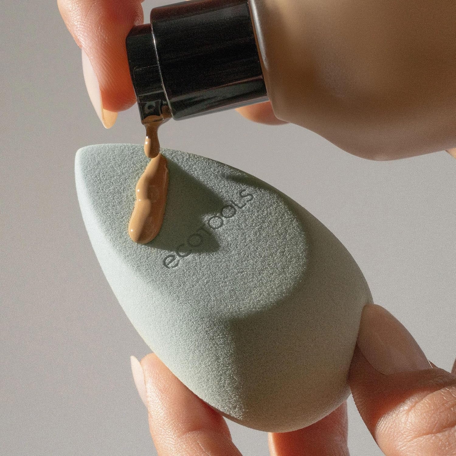 Blurring Blender Makeup Sponge, 1 Count