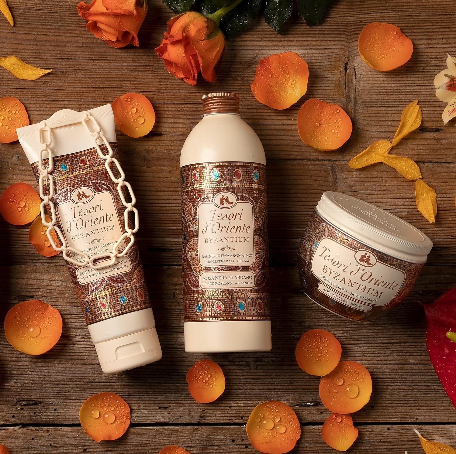 - Bagno Crema Byzantium, Bagnoschiuma Dalle Note Di Rosa Nera E Labdano, Deterge La Pelle E Dona Nutrizione E Idratazione, 500Ml